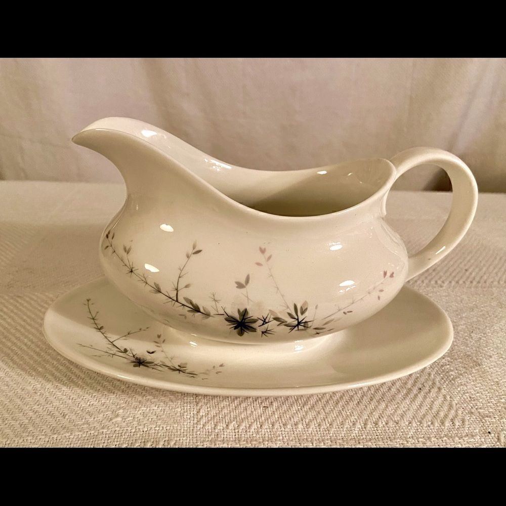 Royal Doulton Greenbrier Gravy Boat With Attached Underplate Made in England EVC